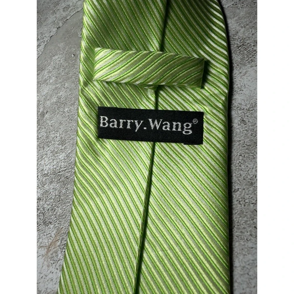 Barry Wang 100% Silk Tie Mens One Size Green Striped Jacquard Pointed Necktie